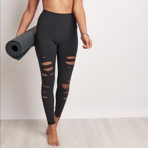 Alo Yoga High-Waist Ripped Warrior Legging size S